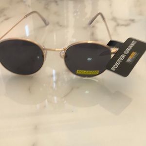 Foster Grant Unisex Sun Glasses.